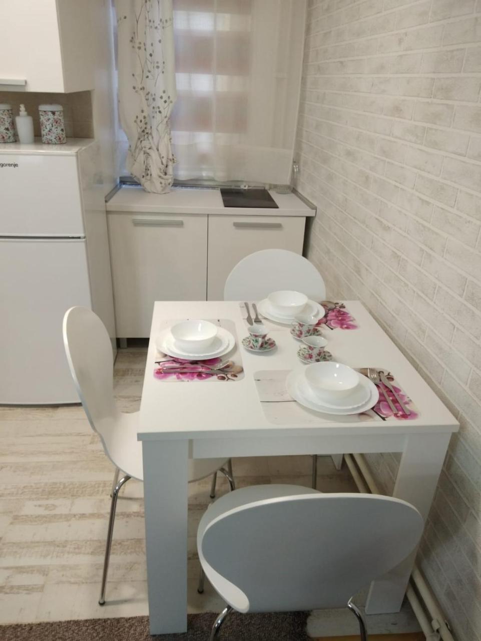 Apartman "Garden" Нови Сад Екстериор снимка